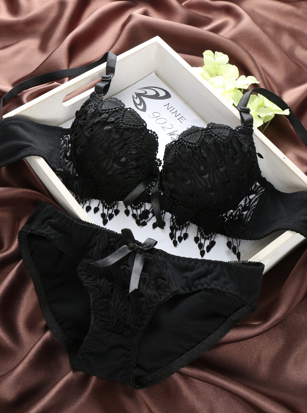 Luxury Lace Heart Design Lingerie Set ā Bra & Panty (Multiple Colors)