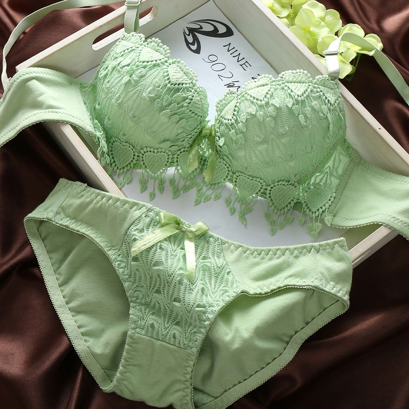 Luxury Lace Heart Design Lingerie Set ā Bra & Panty (Multiple Colors)
