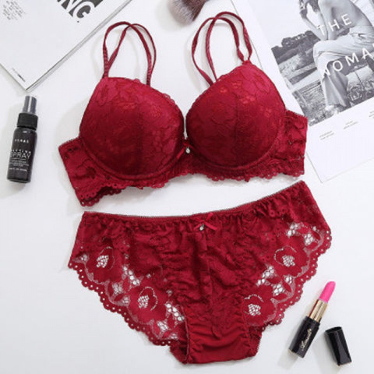 Premium Lace Padded Bra Panty Set – Soft & Stylish
