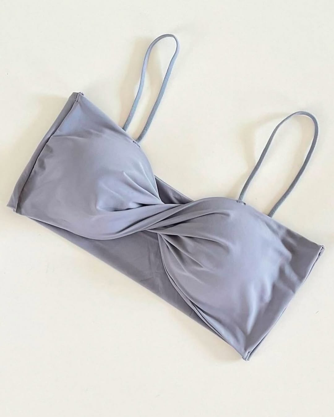 Premium Seamless Twist Bra 
Everyday Comfort Bra – Super Soft & Stylish ✨